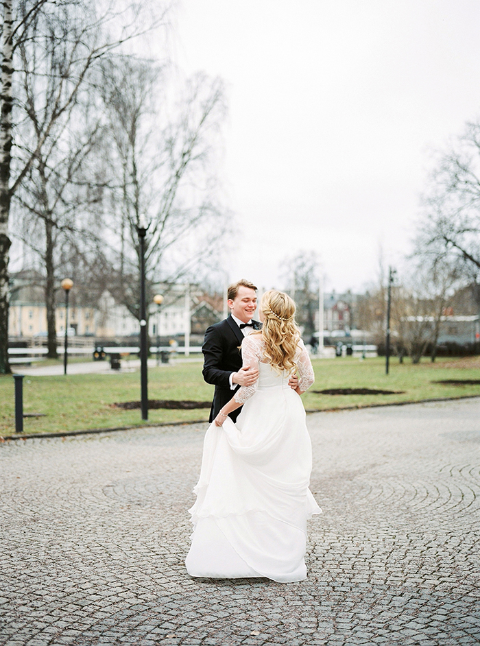 Scandinavian-Winter-Wedding-2BridesPhotography-_0020