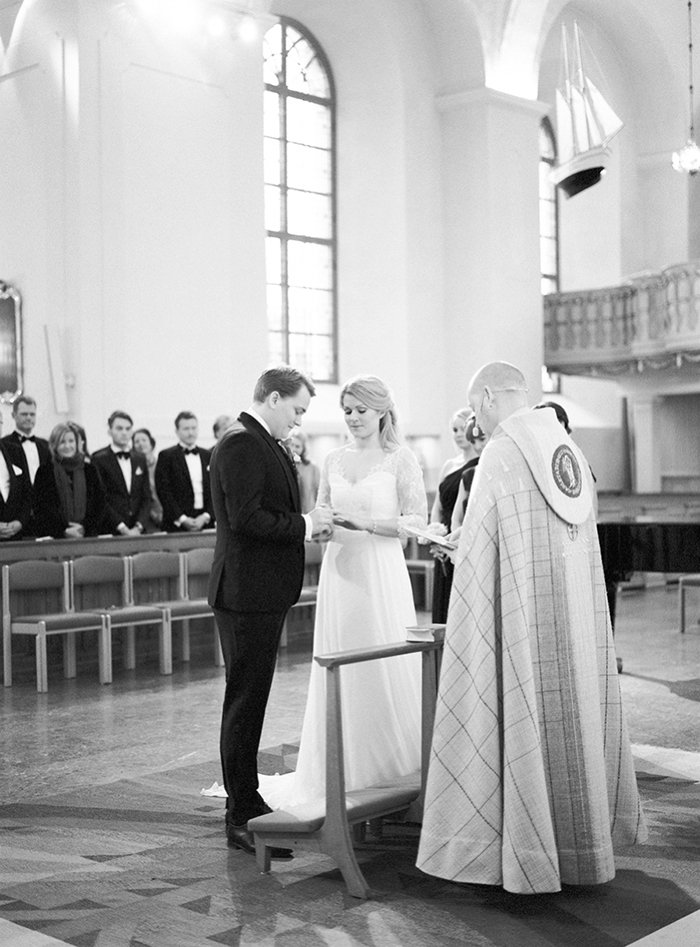 Scandinavian-Winter-Wedding-2BridesPhotography-_0025