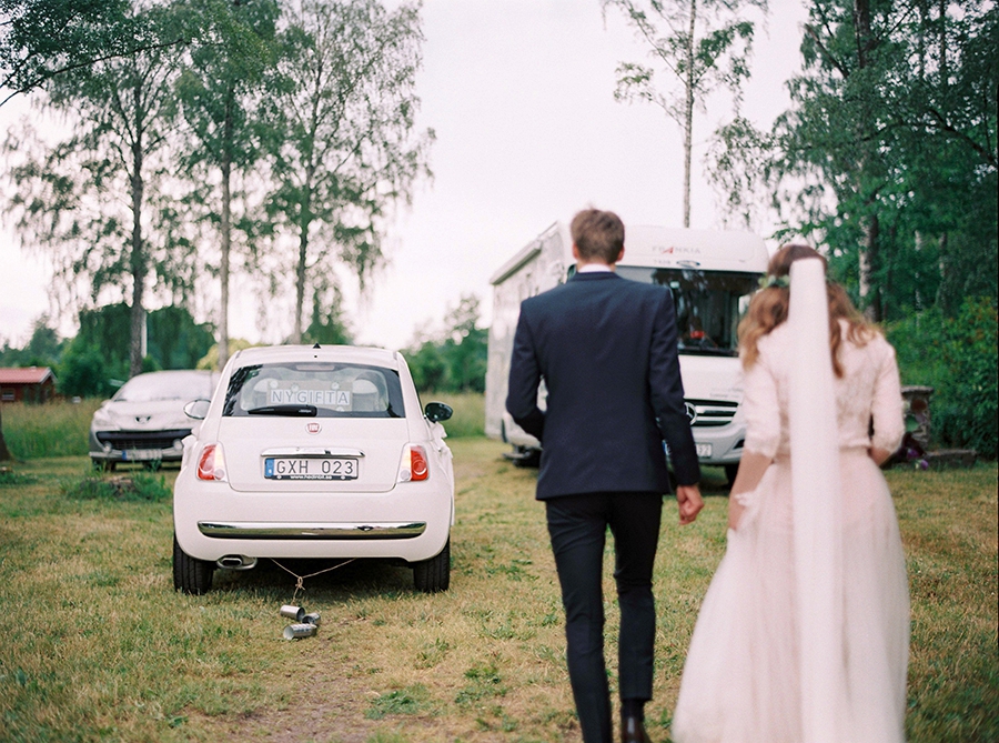 2BridesPhotography_Castle_Ruin_Wedding_Sweden_029