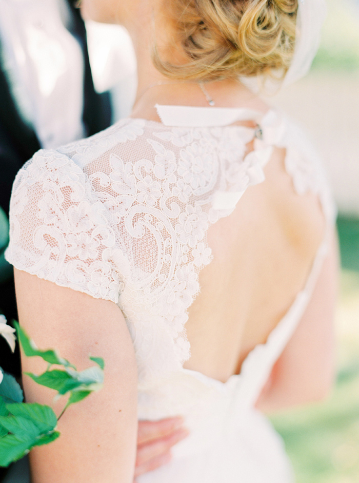 Wedding dress lace back