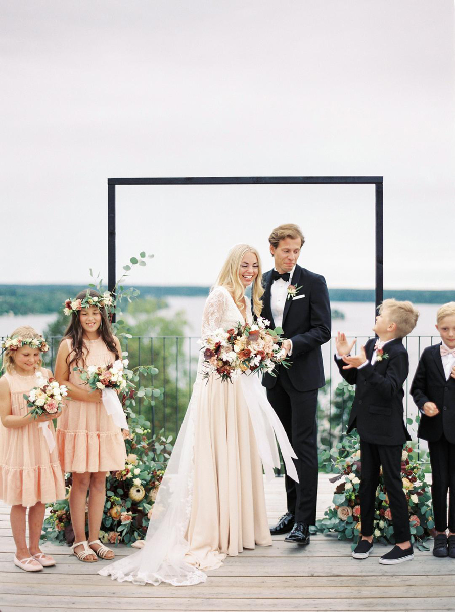 Ruin Retreat wedding ceremony in the archipelago