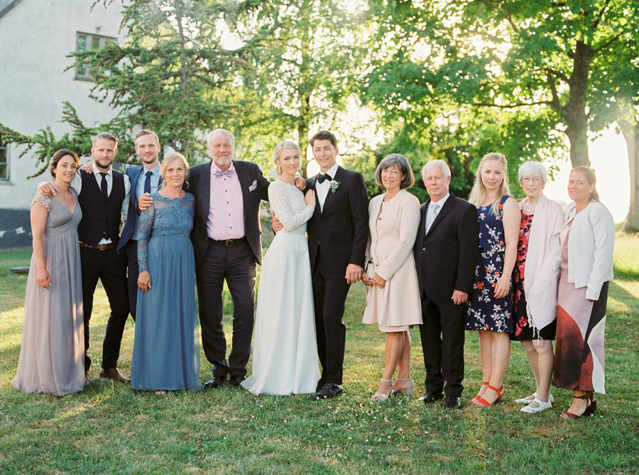 Family photos wedding at Mårten Pers Bo Skåne