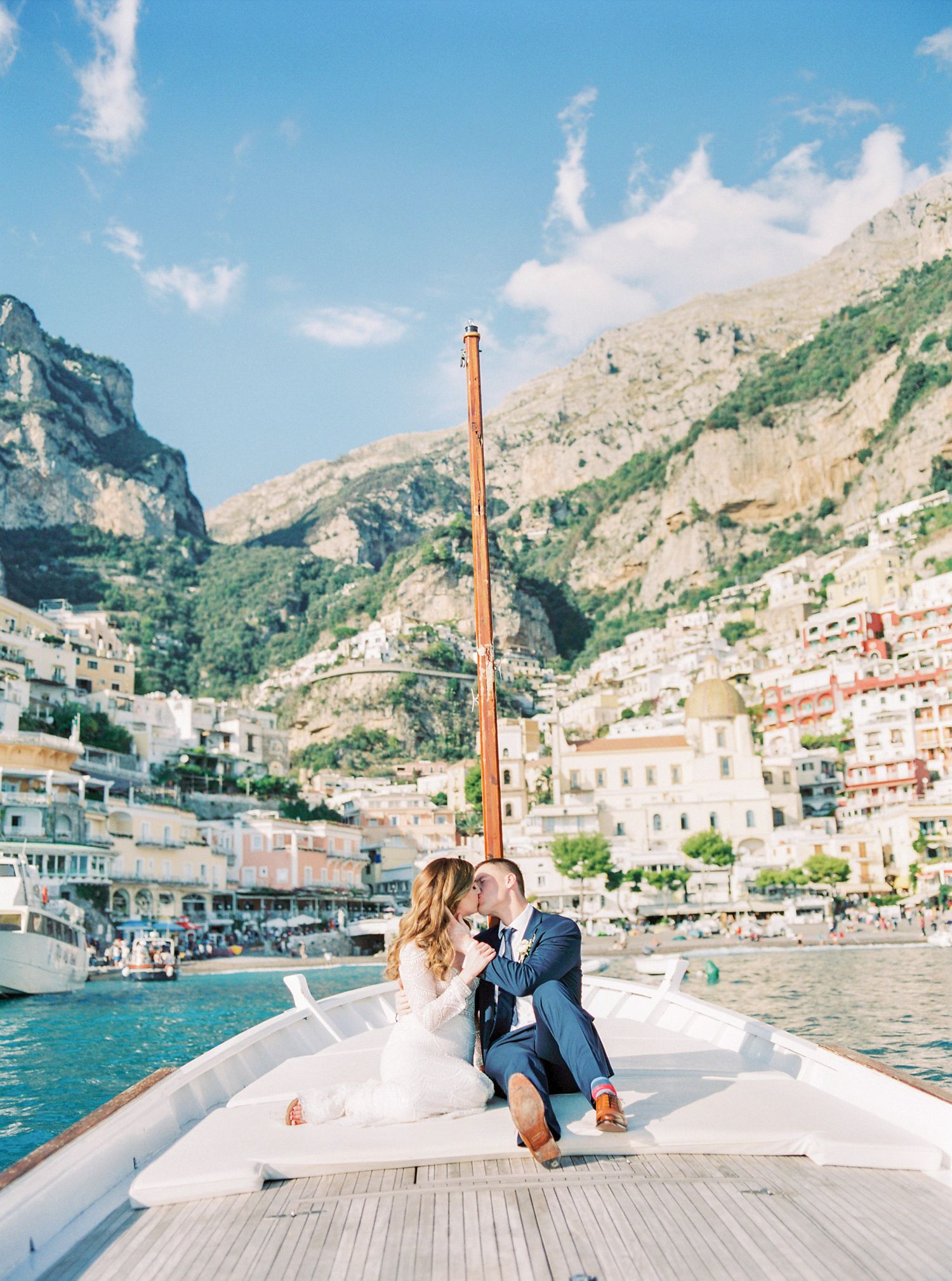 Destination wedding in Positano with a boat ride